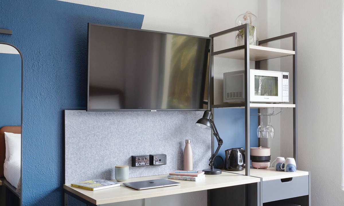 Preston House | Fully Furnished Studio Rooms with included Leisure Facilities & Utilities
