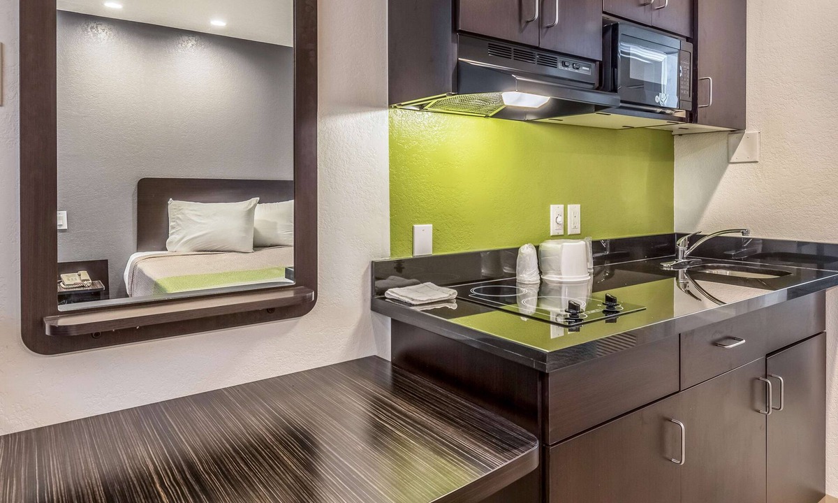 Buttonwillow Hotel | Studio 6 Buttonwillow, CA
