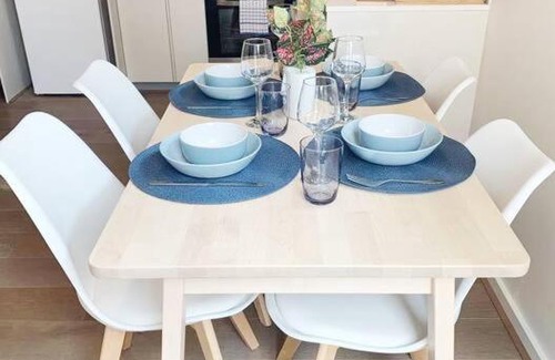 Box Hill Apartment | 136*Light-filled Homely Box Hill Apt*2Bed2BathFreeParking