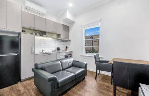 Richmond North Apartment | 45 m² Apartment ∙ 5 guests