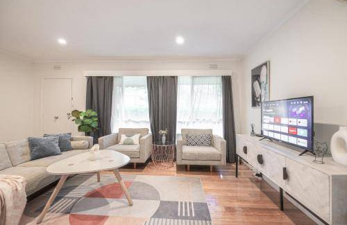 Doncaster East House | 700 m² House ∙ 2 bedrooms ∙ 4 guests