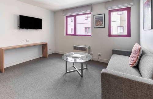 Carlton South Apartment | Charming 1BR unit in the heart of the CBD