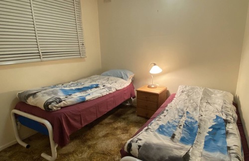Doncaster House | Doncaster Westfield Shopping Mall Holiday House
