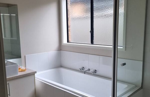 Cranbourne East Resort | Private room ∙ 2 guests