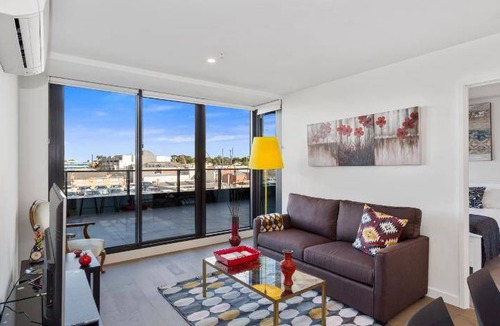 Cheltenham Apartment | 30 m² Apartment ∙ 2 bedrooms ∙ 4 guests