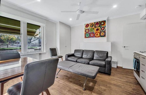 Richmond North Apartment | 45 m² Apartment ∙ 5 guests