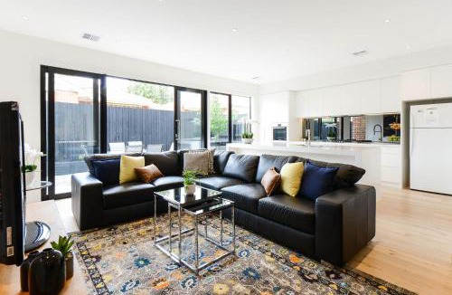 Murrumbeena Hostel | Boutique Stays - Murrumbeena Place 1