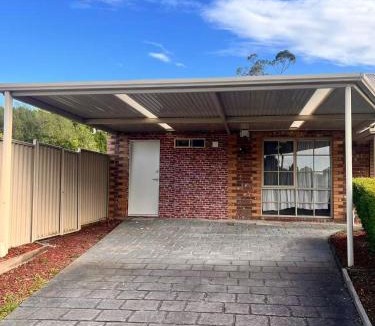 Knoxfield Villa | Bright & Quiet 1BR with Courtyard