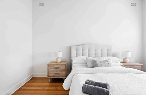 Caulfield North House | Caulfield Delight Astute Traveller