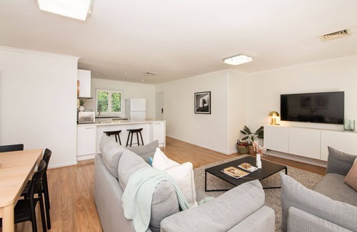 Brighton Apartment | Cosy Brighton Apartment close to Church St