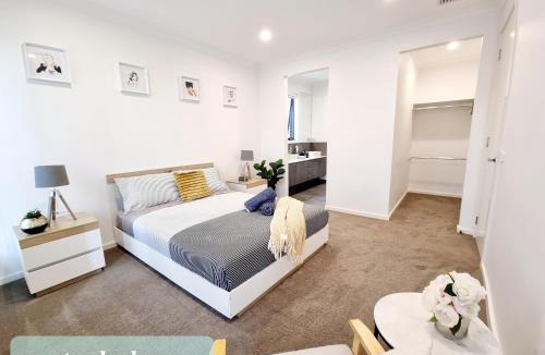 Clyde North House | Entire 4 bedroom Clyde North home., no sharing