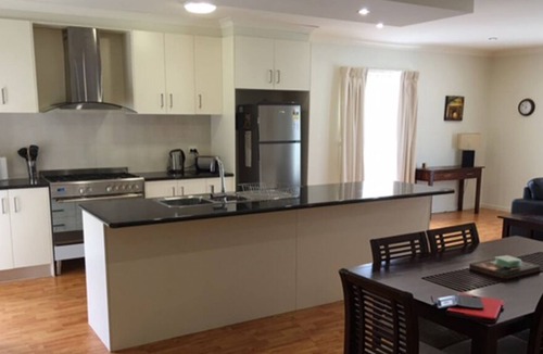 Delahey Villa | Florentine Villas - Your Home away from Home - near Watergardens Town Centre