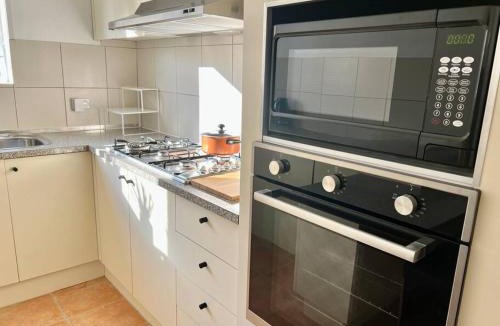 Glen Iris Apartment | Large two bedroom apartment in Glen Iris