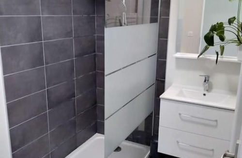 Cubzac-les-Ponts Apartment | Les Cerisiers