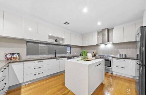 Caroline Springs House | Lifestyle by the Lake
