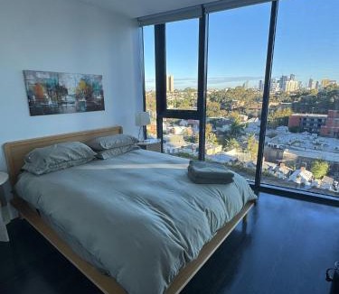 South Melbourne Apartment | Light-Filled Apartment with City Views, Office & Parking
