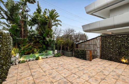 Sandringham Apartment | Luxury Beachfront Apartment in Sandringham