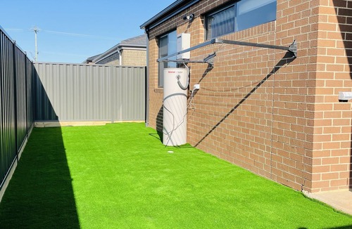 Melton South House | Luxury Home In Melton South- Free Parking And Wifi !