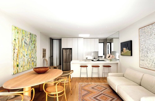 Middle Park House | Luxury Villas The Village House (Walk to the beach)