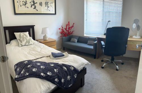 Point Cook House | Melbourne Lakes 2BR House