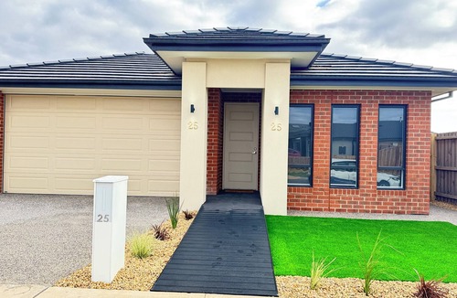 Rockbank House | Modern 4BR Family Home with Pool, Gym & Garage – Quiet, Central Location