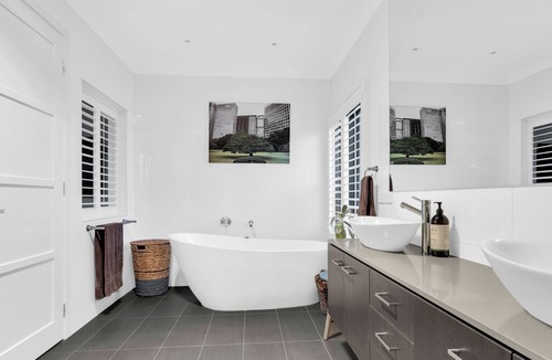 Parkdale House | Peaceful Parkdale Retreat