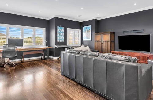 Parkdale House | Peaceful Parkdale Retreat