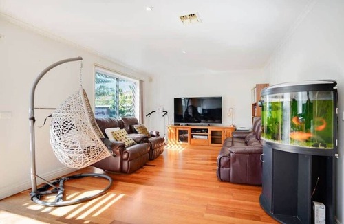 Narre Warren South House | Prized Home Away from Home in Enviable Location