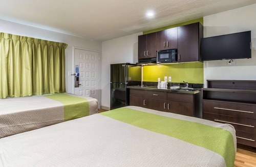 Buttonwillow Hotel | Studio 6 Buttonwillow, CA