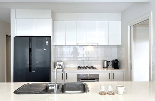 Berwick House | Stylish Berwick Home with WiFi, Smart TV, Garage