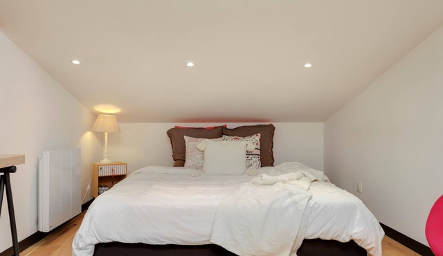 Holiday Apartment "Perle Rare Au Coeur De Bordeaux" with Wi-Fi