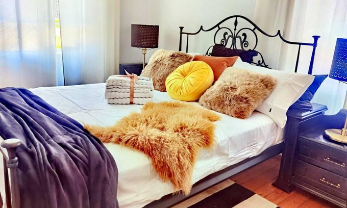 Ashwood House | 640 m² House ∙ 4 bedrooms ∙ 12 guests