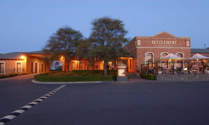 Cranbourne Hotel | 74 m² Motel ∙ 3 bedrooms ∙ 8 guests
