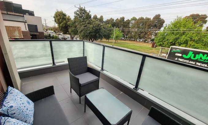 Maribyrnong Apartment | Apartment ∙ 2 bedrooms ∙ 6 guests