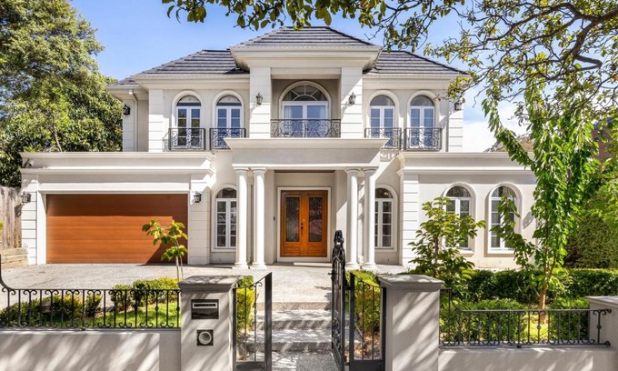 Mount Waverley House | Luxurious French Provincial Home in Mt Waverley