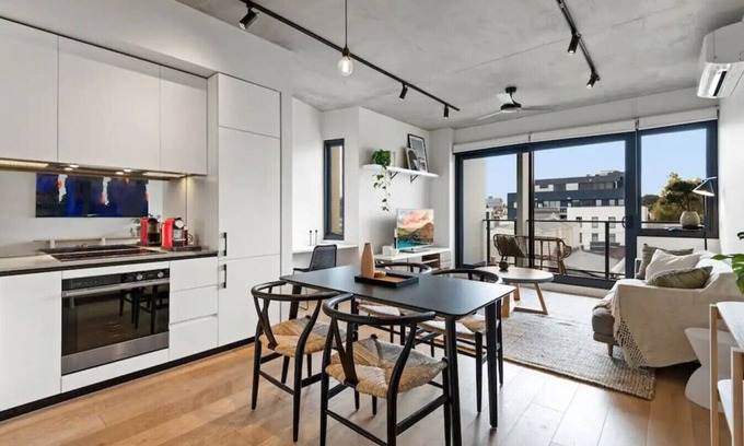 Richmond Apartment | Railway Place - Close to MCG