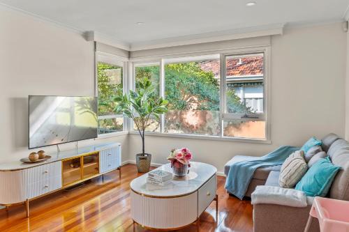 Hampton House | StayAU 2BRM Beach Family House Hampton