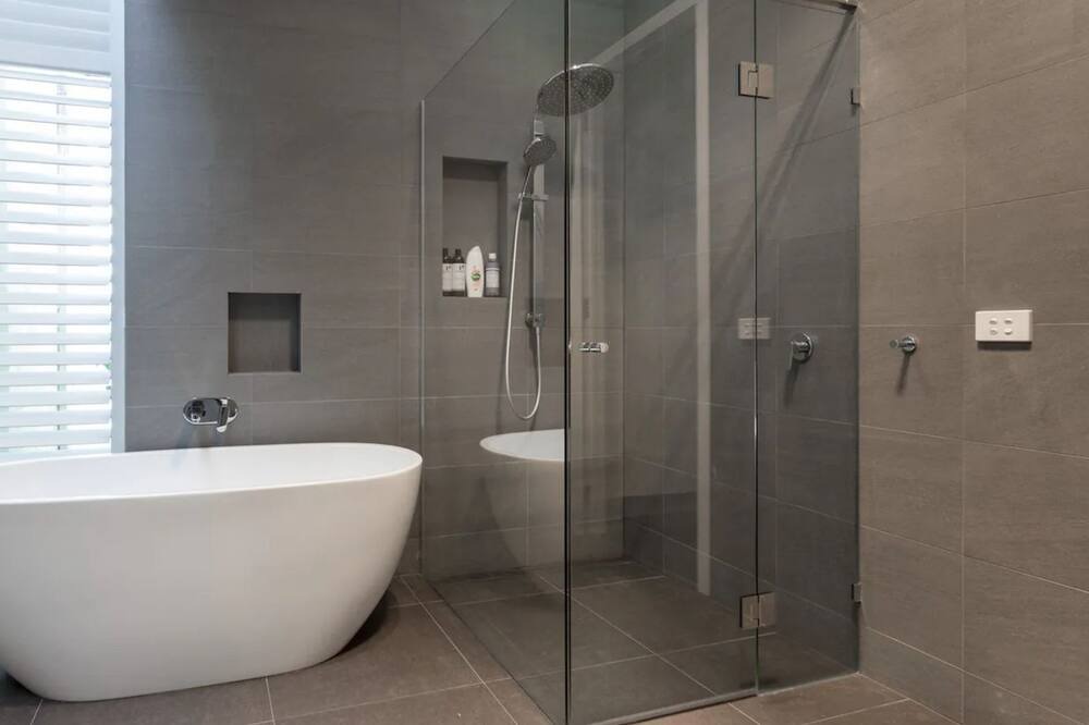 Photo of Bathroom in Albert Park