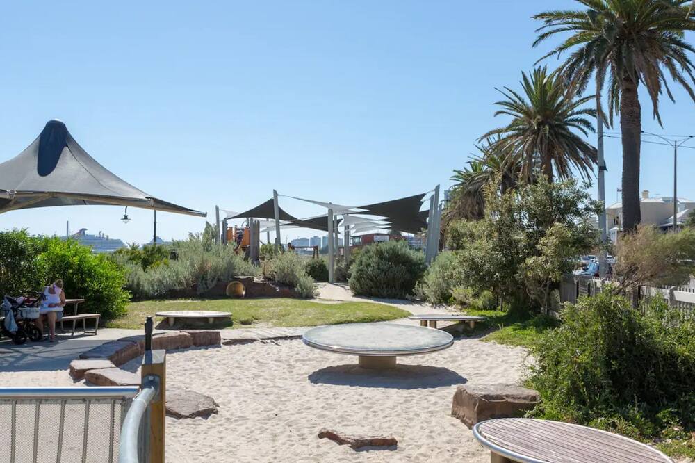 Photo of Outdoor in Albert Park