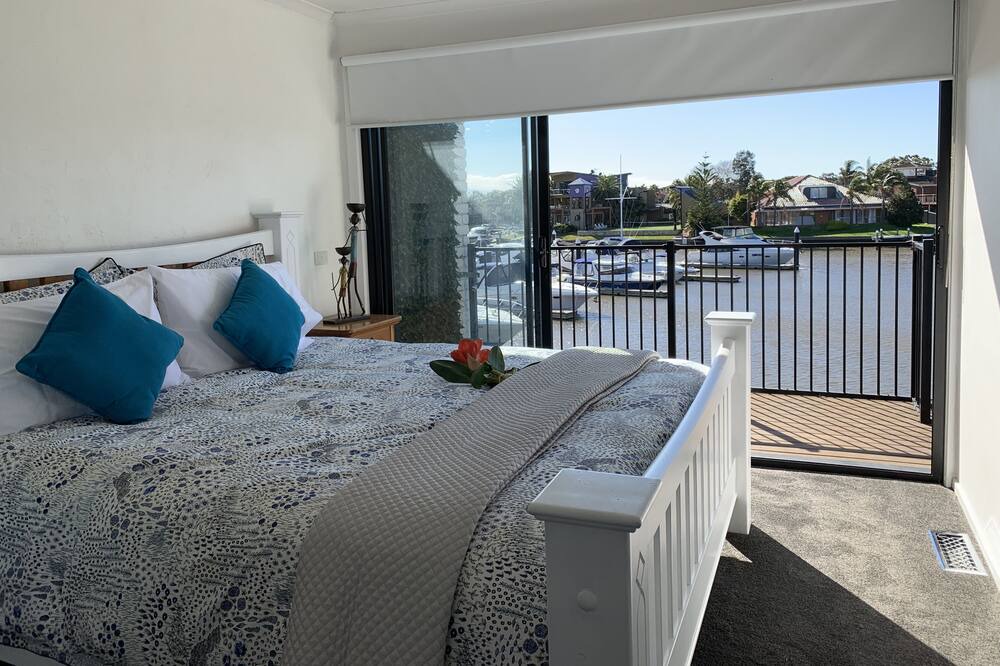 Photo of Bedroom in Patterson Lakes
