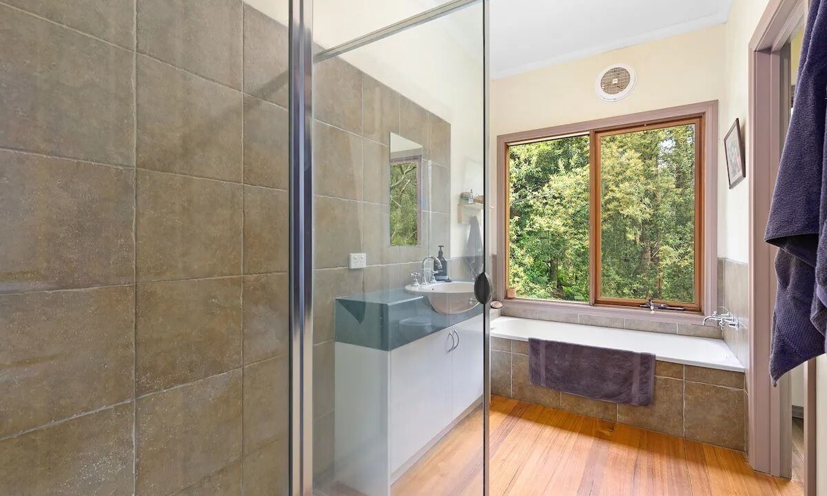 Photo of Bathroom in Emerald