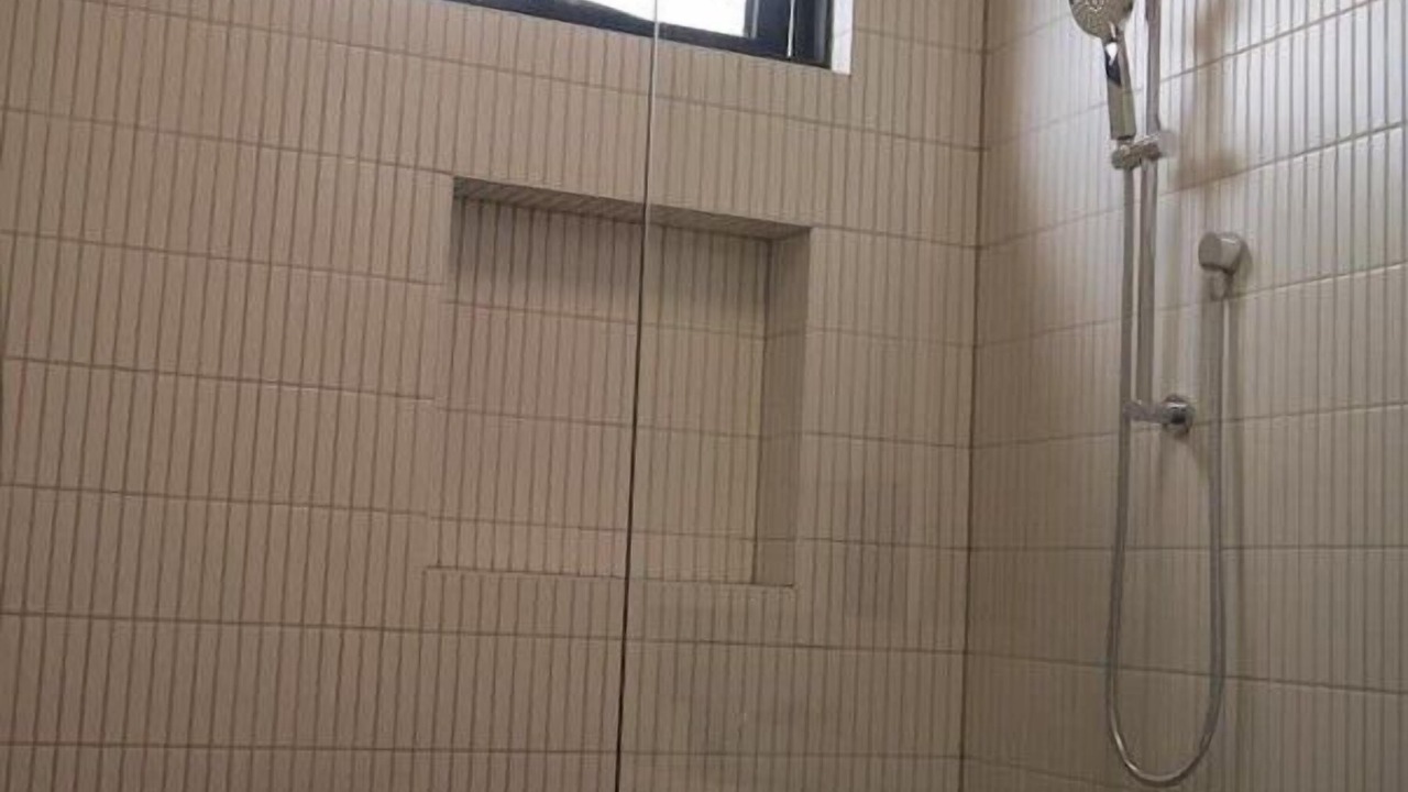 Photo of Bathroom in Middle Park