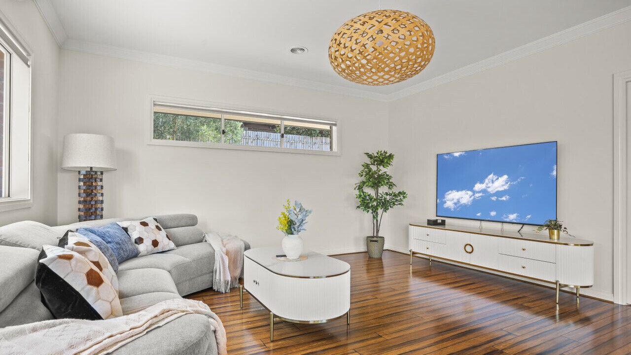 Photo of Livingroom in Officer