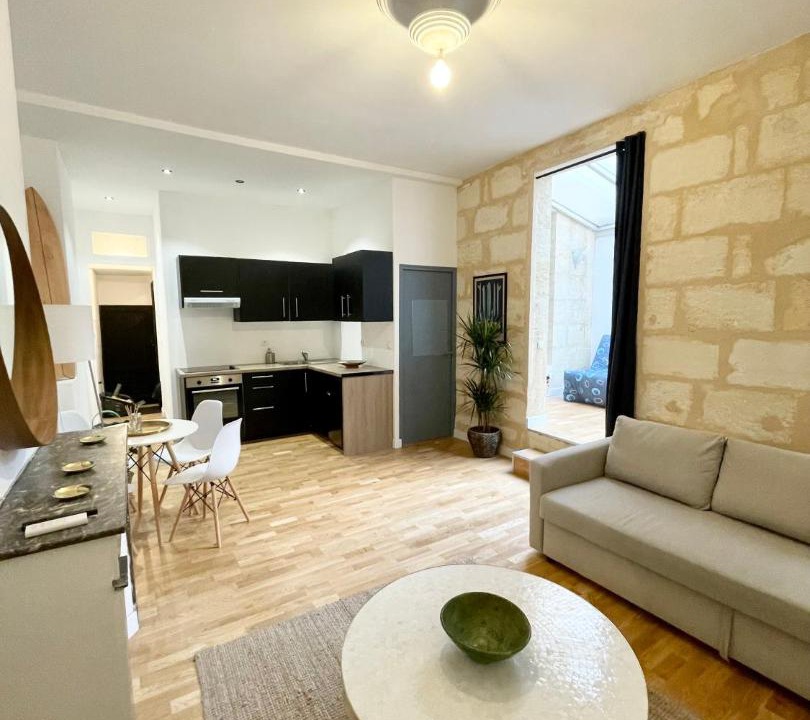 Photo of Livingroom in Bordeaux City Centre