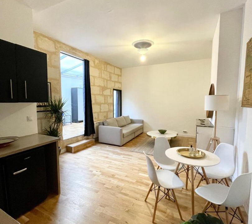 Photo of Livingroom in Bordeaux City Centre
