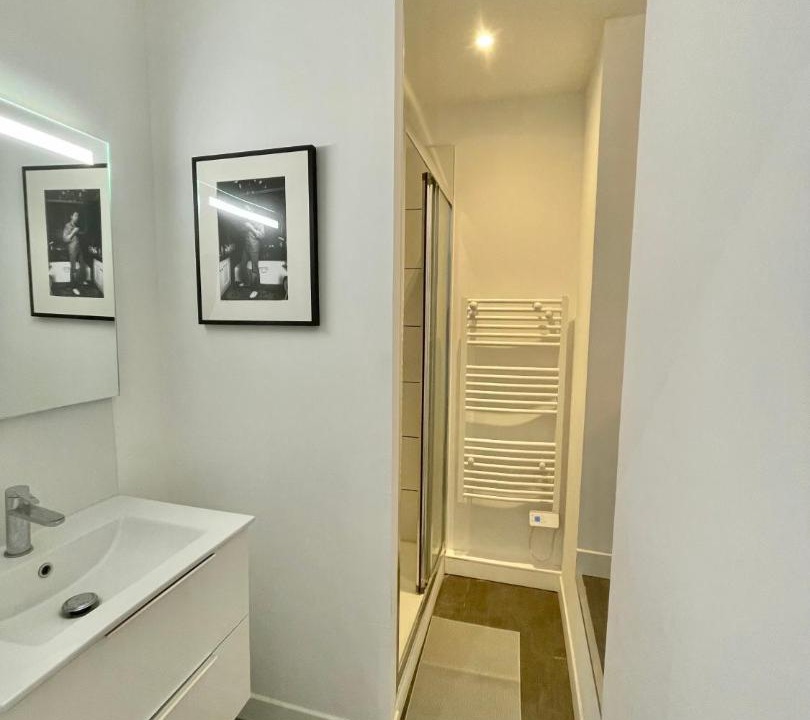 Photo of Bathroom in Bordeaux City Centre