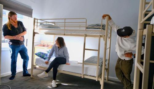 Bed in 6-Bed Mixed Dormitory Room with Shared Bathroom