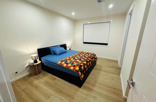 Plumpton House | Brand New 4 x Bedroom Spacious Holiday Home in Melbourne West