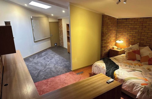 Ringwood House | Architect designed large 3/4 bedroom home in a private court close to Eastland